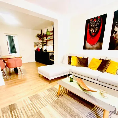 Aparthotel With 2-en Bedrooms *